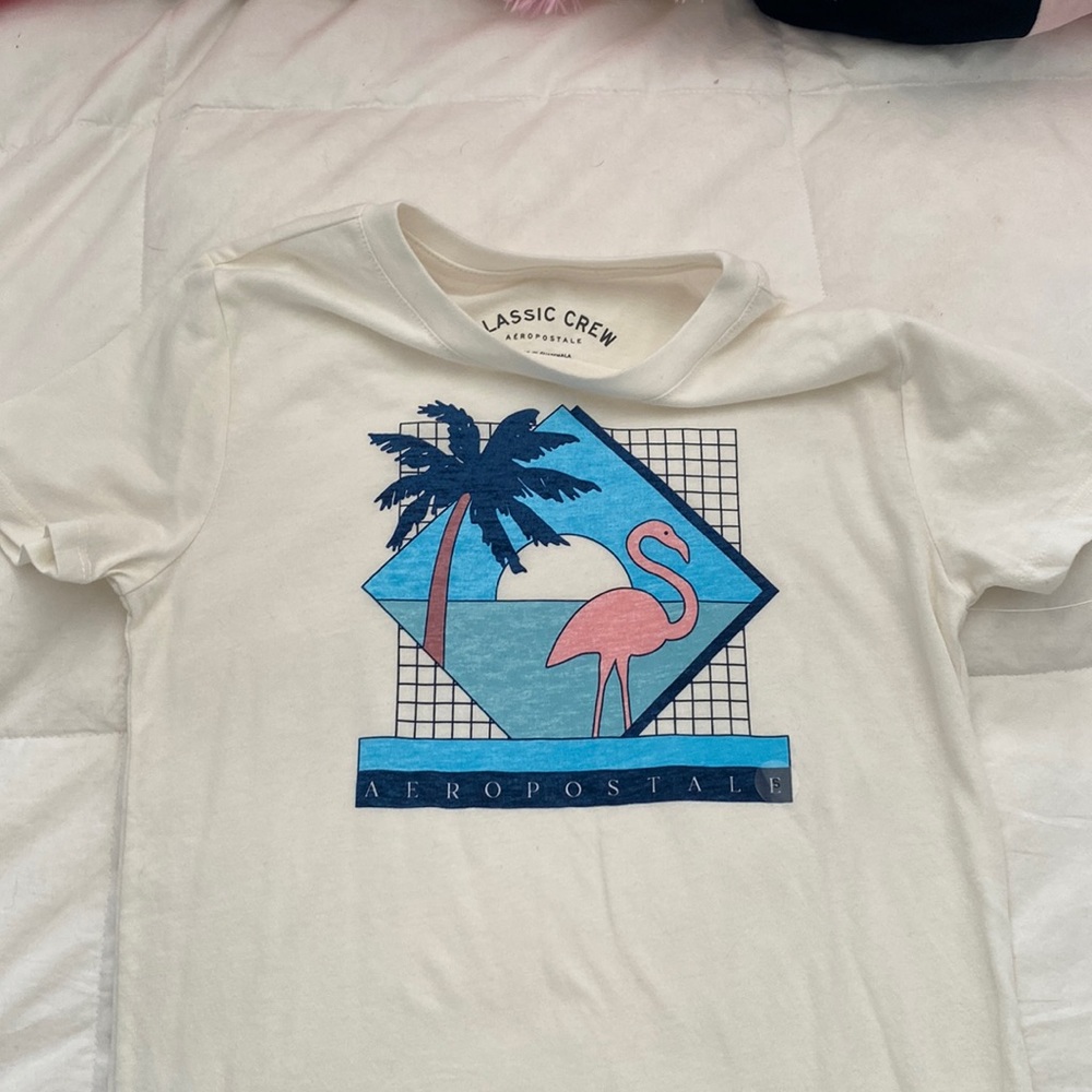 Never worn girls cute Aeropostale shirt with a flamingo